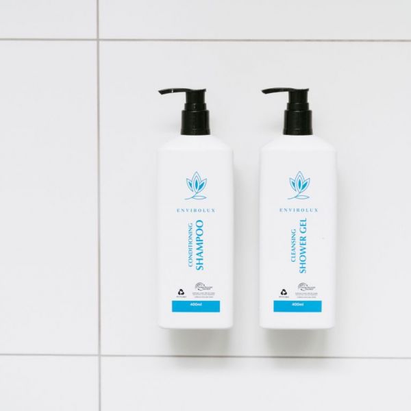 envirolux_shower_set_close_view.jpg