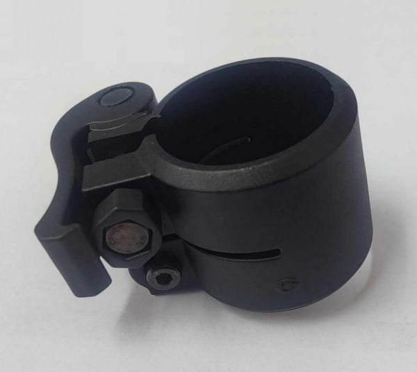 everest_round_pole_clamp_v2.jpg