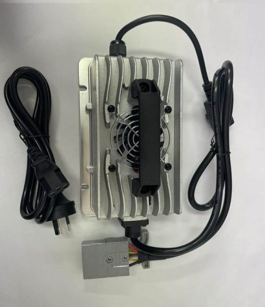 mazhaoli_part__m5__charger_50050001.jpg