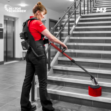 3_motorscrubber_m3_stair_cleaning_2.jpg