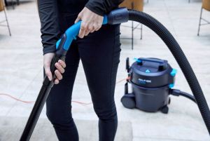 nilfisk_vp300_hepa_vacuum_cleaner_2.jpg