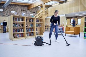 nilfisk_vp300_hepa_vacuum_cleaner_8.jpg